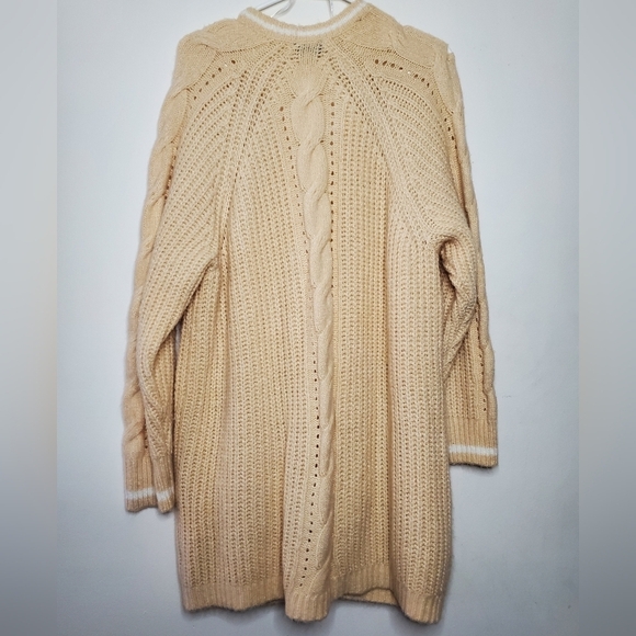 Torrid Cableknit Boyfriend Cardigan Size 2 - Picture 10 of 13